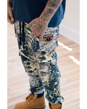 Load image into Gallery viewer, Duck Camo Cargo Pants